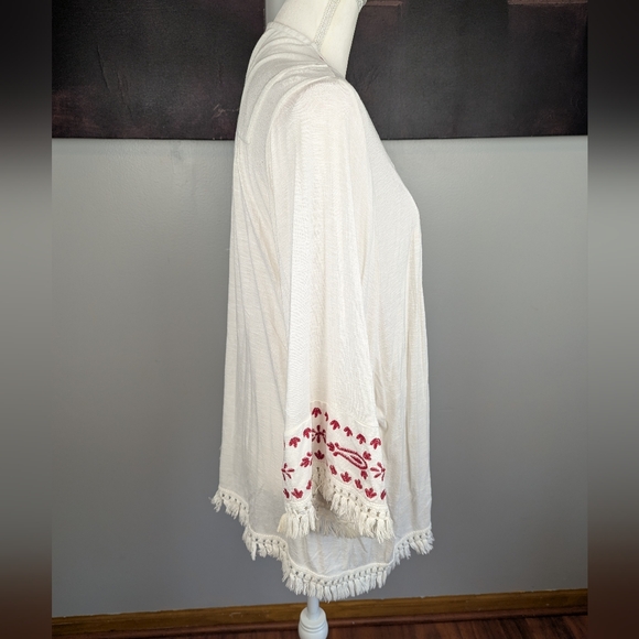White and red boho cardigan - Picture 3 of 10